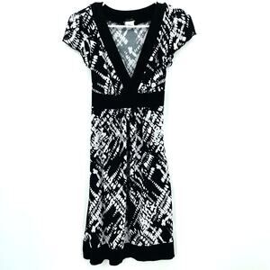 Maurices Fit & Flare Knee‎ Length Dress, Sz. M   Y2K Empire Waist V-Neck